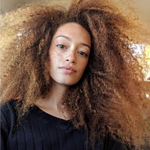 Meet Your Posher, Emma! ✨ - Picture 5 of 6